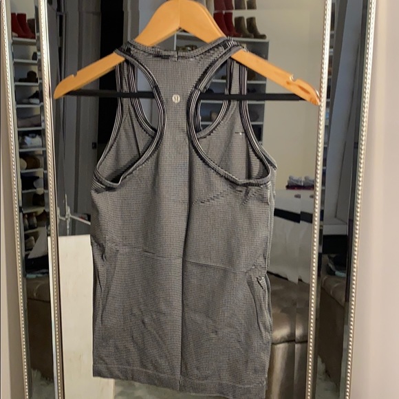 Lululemon // swiftly tech tank - Picture 2 of 2
